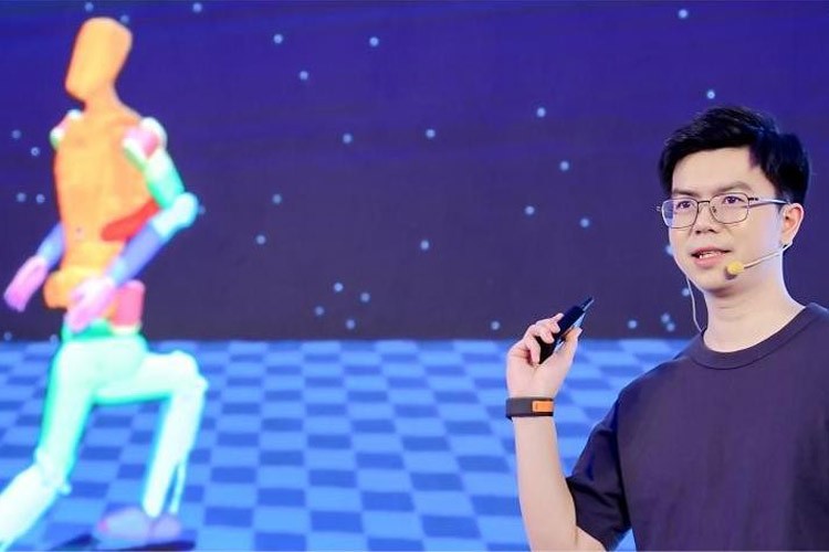 天才少年稚晖君BB贝博艾弗森机器人走路进场！AI模型做大脑，目标售价20万以内